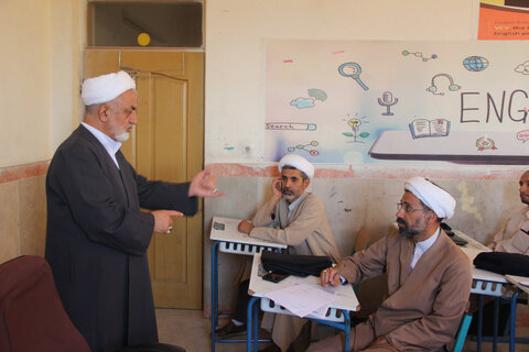 تصاویر /  دوره دانش افزایی  روحانیون رسمی شاغل در آموزش وپرورش