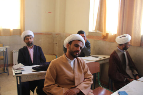 تصاویر /  دوره دانش افزایی  روحانیون رسمی شاغل در آموزش وپرورش