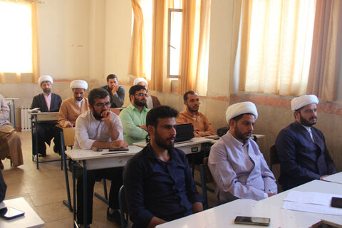 تصاویر /  دوره دانش افزایی  روحانیون رسمی شاغل در آموزش وپرورش