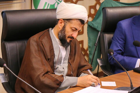 تصاویر/ آیین رونمایی از دو کتاب ارزشمند در حوزه اسلام و محیط زیست