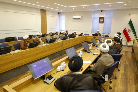 تصاویر/ نشست مدیران مدارس علمیه تبریز با نماینده ولی فقیه در استان آذربایجان شرقی