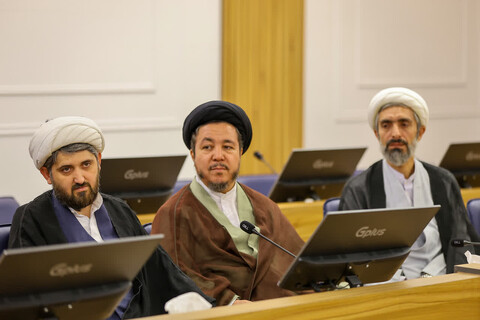 تصاویر/ نشست مدیران مدارس علمیه تبریز با نماینده ولی فقیه در استان آذربایجان شرقی