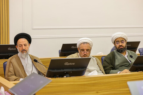 تصاویر/ نشست مدیران مدارس علمیه تبریز با نماینده ولی فقیه در استان آذربایجان شرقی