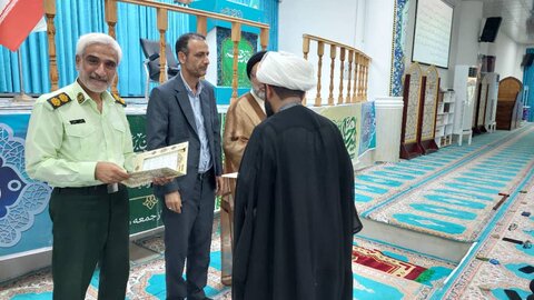 تصاویر/ تقدیر امام جمعه شهرستان جم از فعالان و پیشکسوتان قرآن و ائمه جماعات مساجد جم