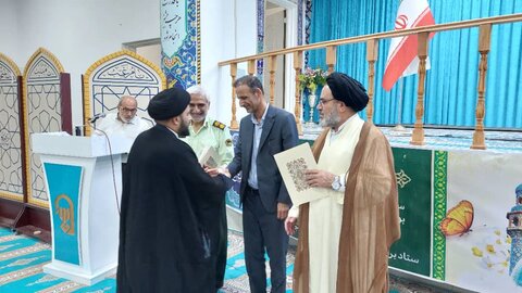 تصاویر/ تقدیر امام جمعه شهرستان جم از فعالان و پیشکسوتان قرآن و ائمه جماعات مساجد جم