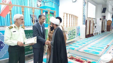 تصاویر/ تقدیر امام جمعه شهرستان جم از فعالان و پیشکسوتان قرآن و ائمه جماعات مساجد جم