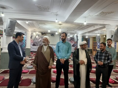 تصاویر/ اهدای ۱۱۲۰ بسته کیف و نوشت‌افزار به دانش‌آموزان کم‌برخوردار دشتستان