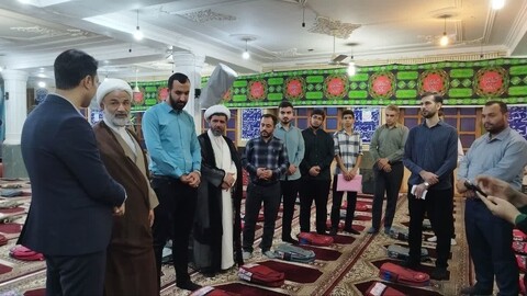 تصاویر/ اهدای ۱۱۲۰ بسته کیف و نوشت‌افزار به دانش‌آموزان کم‌برخوردار دشتستان