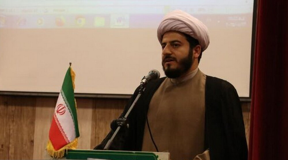 فرهنگ قرآن و معارف دینی در جامعه تقویت شود