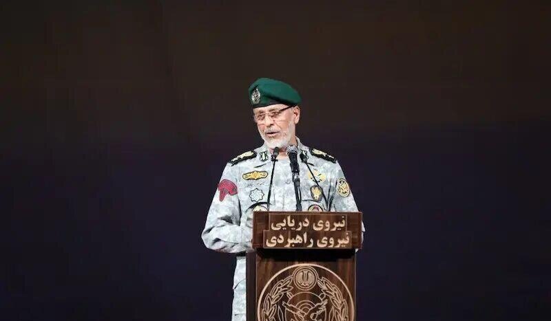 آمادگی نیروهای مسلح برای ایستادگی مقابل دشمنان/ تا زمانی که مردم در صحنه هستند، ما پیروزیم