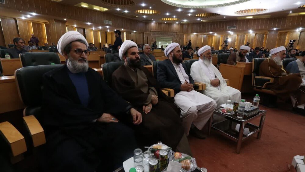 سمینار تخصصی حقوق و کرامت انسانی از منظر پیامبر اکرم( ص) و امام رضا(ع)