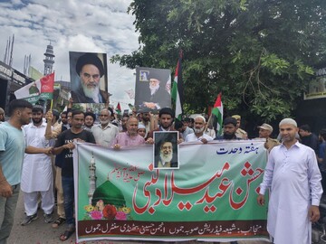 راهپیمایی میلاد پیامبر(ص) در جامو و کشمیر؛ جلوه‌ای از وحدت و همبستگی مسلمانان