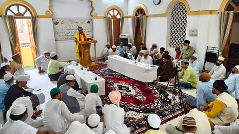 ہندوستان ہزار ادیان کی سرزمین، اتحاد کا مرکز بننے کی مکمل صلاحیت رکھتا ہے: مولانا مراد رضا