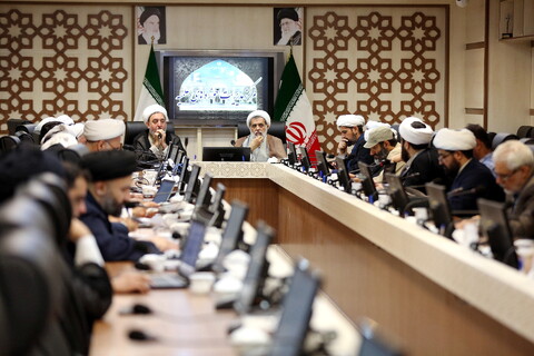 تصاویر/ نشست ستاد راهبری حوزه های علمیه