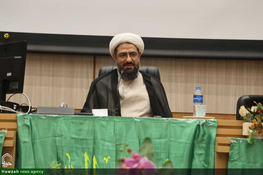 از سیره پیامبر اسلام(ص) در رفتار با خانواده، محل کار و بازار الگو بگیریم+تصاویر