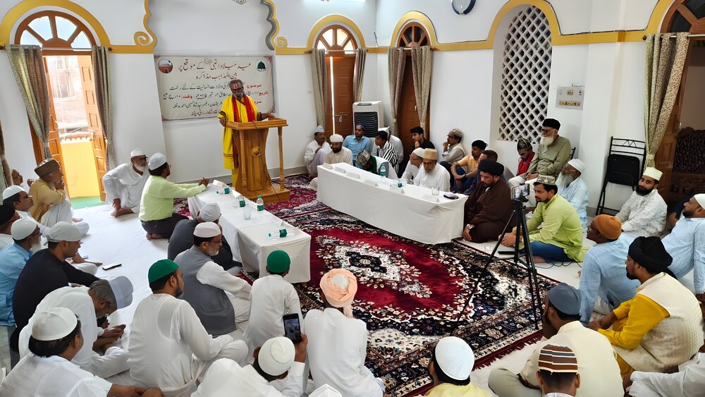 भारत हज़ारों धर्मों की धरती, एकता का केंद्र बनने की पूरी क्षमता रखता है: मौलाना मुराद रज़ा भारत हज़ारों धर्मों की धरती, एकता का केंद्र बनने की पूरी क्षमता रखता है: मौलाना मुराद रज़ा