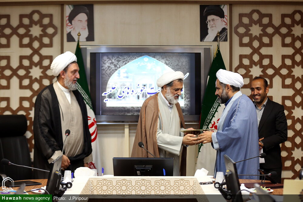 تصاویر/ نشست ستاد راهبری حوزه های علمیه