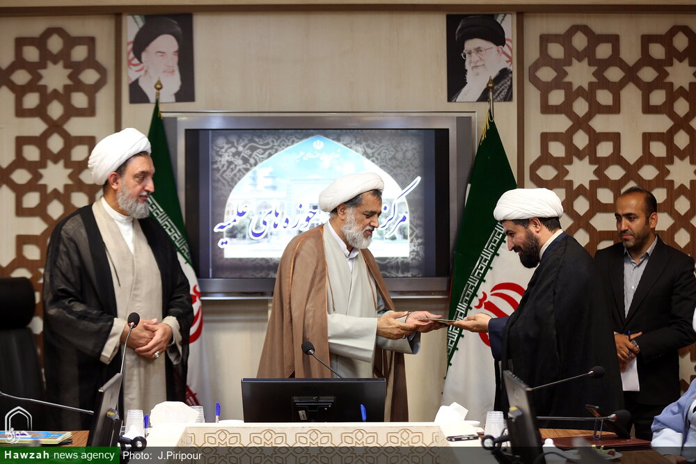 تصاویر/ نشست ستاد راهبری حوزه های علمیه