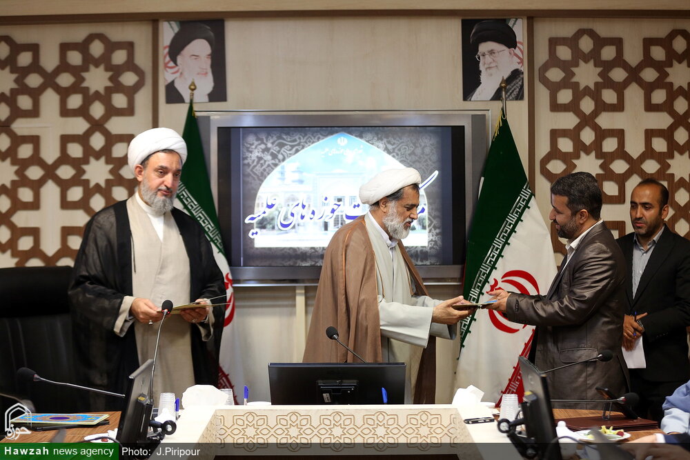 تصاویر/ نشست ستاد راهبری حوزه های علمیه