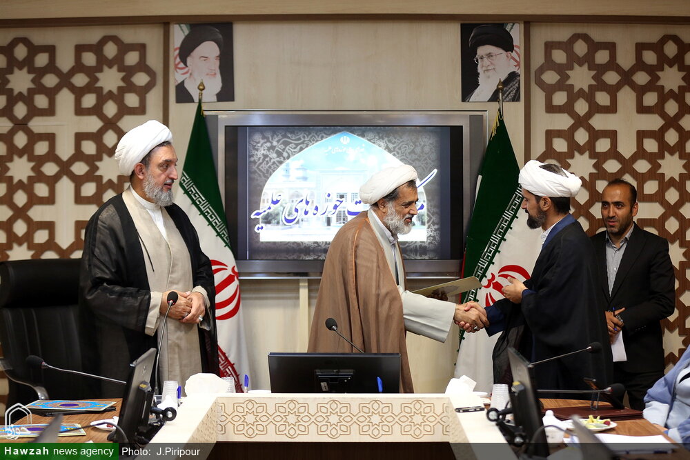 تصاویر/ نشست ستاد راهبری حوزه های علمیه