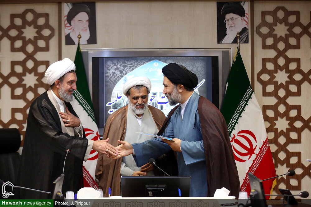 تصاویر/ نشست ستاد راهبری حوزه های علمیه