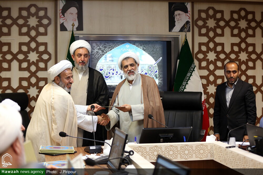 تصاویر/ نشست ستاد راهبری حوزه های علمیه