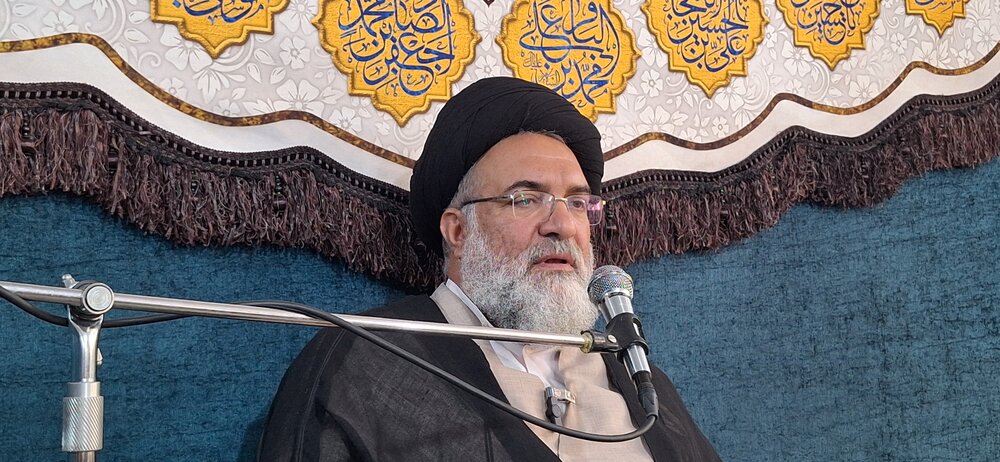 تأکید بر سنگینی رسالت روحانیت در مقابله با خطرات فرهنگی و اجتماعی