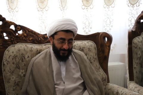 تصاویر/ دیدار مسئول دفتر امور اجتماعی و سیاسی حوزه‌های علمیه با خانواده شهید اقتدار رضا جان نثار حسینی