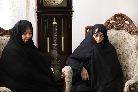 تصاویر/ دیدار مسئول دفتر امور اجتماعی و سیاسی حوزه‌های علمیه با خانواده شهید اقتدار رضا جان نثار حسینی