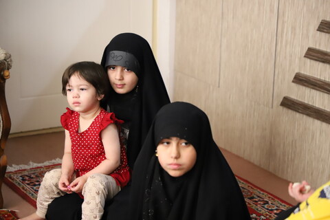 تصاویر/ دیدار مسئول دفتر امور اجتماعی و سیاسی حوزه‌های علمیه با خانواده شهید اقتدار رضا جان نثار حسینی