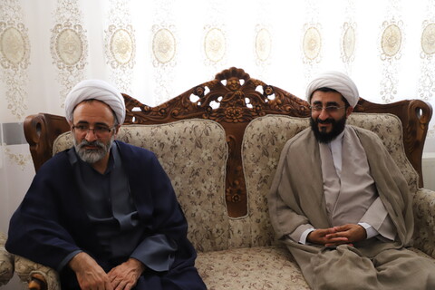 تصاویر/ دیدار مسئول دفتر امور اجتماعی و سیاسی حوزه‌های علمیه با خانواده شهید اقتدار رضا جان نثار حسینی