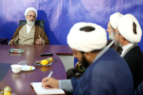 تصاویر/ نشست آیت الله اعرافی با دبیرخانه قرارگاه بلاغ مبین