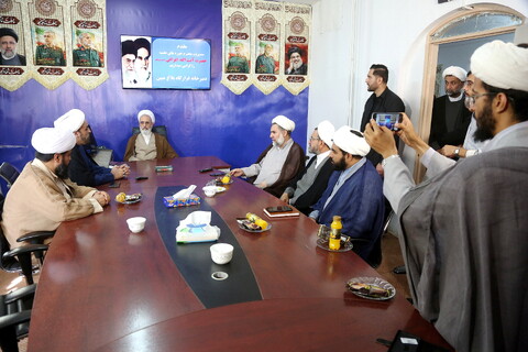 تصاویر/ نشست آیت الله اعرافی با دبیرخانه قرارگاه بلاغ مبین