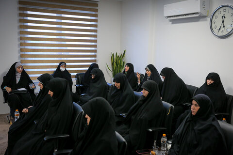 تصاویر / دیدار جمعی از فعالان عرصه امر به معروف ونهی از منکر با امام جمعه قزوین