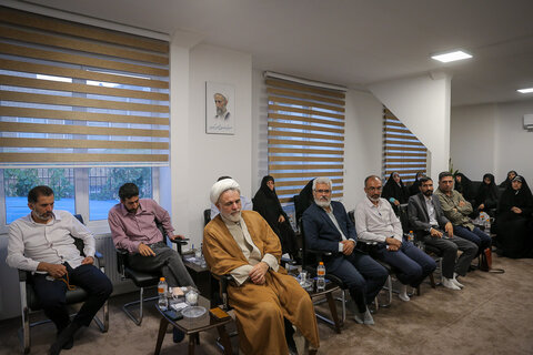 تصاویر / دیدار جمعی از فعالان عرصه امر به معروف ونهی از منکر با امام جمعه قزوین