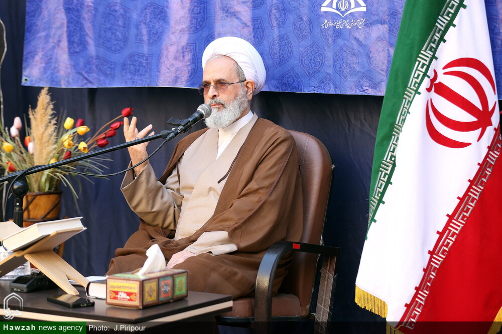 آنچه حوزه را ممتاز می‌کند «بلاغ مبین» است / گفتمان انقلاب اسلامی همان گفتمان رسول الله(ص) است