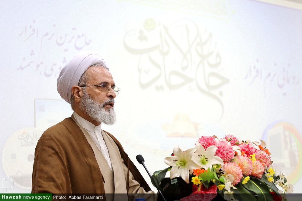 हज़रत रसूल अल्लाह स.अ.व.ने इल्मी और अख्लाकी पूंजी और सटीक रणनीति के माध्यम से इस्लाम को आलमी बना दिया। हज़रत रसूल अल्लाह स.अ.व.ने इल्मी और अख्लाकी पूंजी और सटीक रणनीति के माध्यम से इस्लाम को आलमी बना दिया।