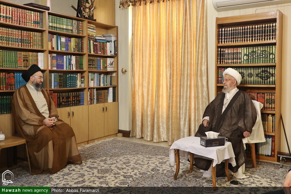 Seyyed Ammar Hakim meets with religious authorities in Qom