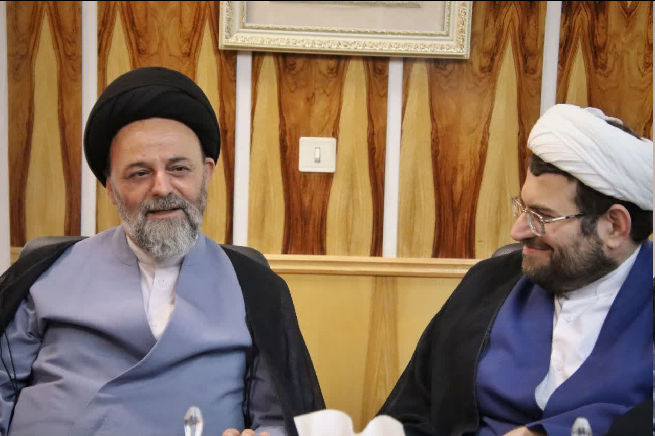 دیدار معاونین مرکز خدمات حوزههای علمیه کشور با استاندار سمنان + عکس