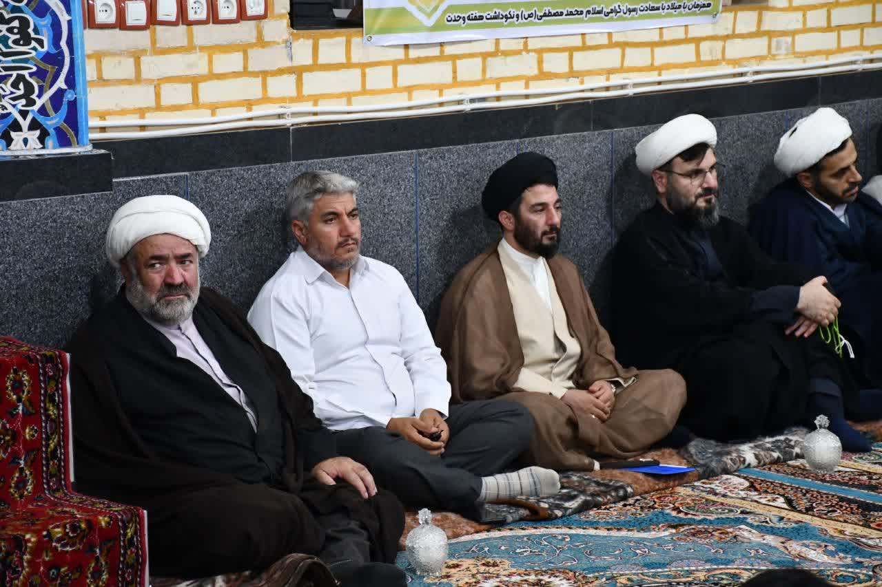 سیره اخلاقی پیامبر اکرم(ص) و امام صادق(ع) راه نجات امت اسلامی است