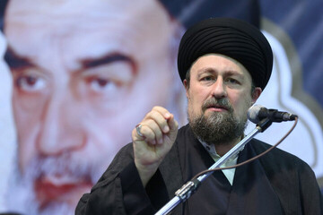 تأکید رهبر انقلاب بر وحدت رمز عبور از مشکلات جامعه اسلامی است