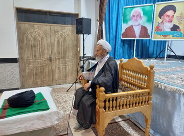 طلاب و روحانیون مروج اسلام هستند