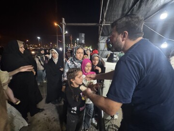 تصاویر / توزیع ۴۰ هزار فلافل نذری به مناسبت میلاد پیامبر رحمت(ص) و امام جعفر صادق (ع) در قم