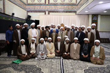 تصاویر/ مراسم عمامه گذاری جمعی از طلاب توسط آیت الله العظمی جوادی آملی