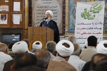 ارتش نماد اقتدار ملی و مایه‌ آرامش مردم است