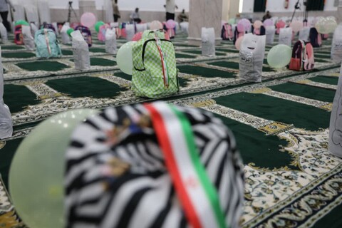  اهدای بیش از ۲هزار بسته لوازم‌التحریر به دانش‌آموزان نیازمند شهرستان دیر