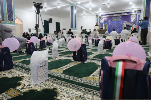 اهدای بیش از ۲هزار بسته لوازم‌التحریر به دانش‌آموزان نیازمند شهرستان دیر
