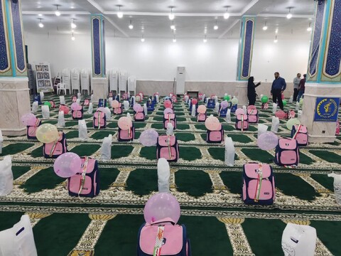  اهدای بیش از ۲هزار بسته لوازم‌التحریر به دانش‌آموزان نیازمند شهرستان دیر