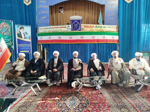 تصاویر نشست قرارگاه راهبردی و پشتیبانی مساجد شهرستان دلفان