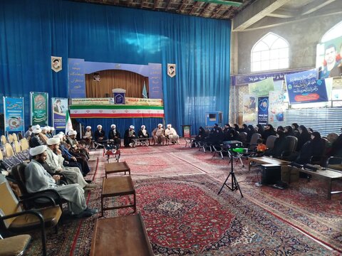 تصاویر نشست قرارگاه راهبردی و پشتیبانی مساجد شهرستان دلفان